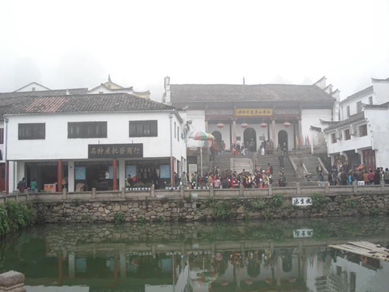 �R��vʷ�����^