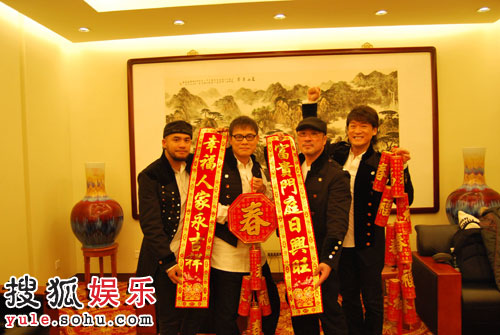 �v؞��superband �����l(f��)�� ����