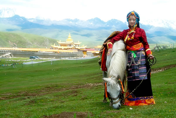 ���ص�һ��Ů������Ƭ