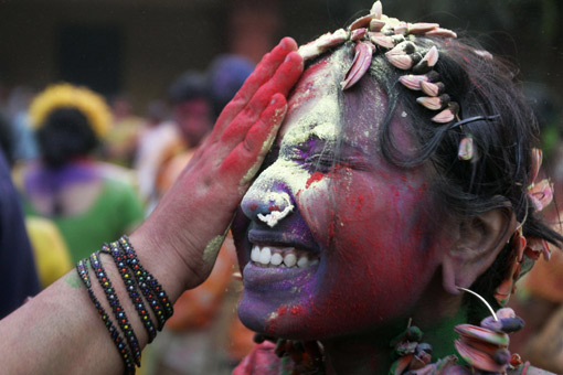 ӡ�ȼӠ����� ���y(t��ng)��(ji��)�� &ldquo;Holi&rdquo;��(ji��) ��ʢ��Ĺ�(ji��)��