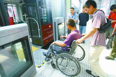 ���ݣ£ң� ���ٹ��� ģ�M�\(y��n)�� 