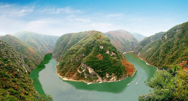 ���С���{