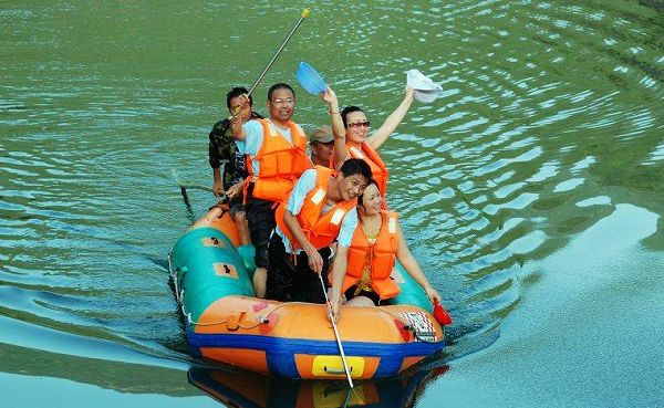 ���{���Ư������