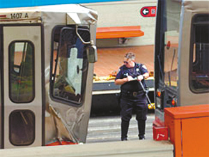 舊金山 輕軌 追尾 數(shù)十人 受傷