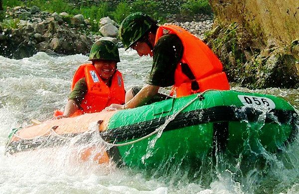 ���T�{俺�Ư��