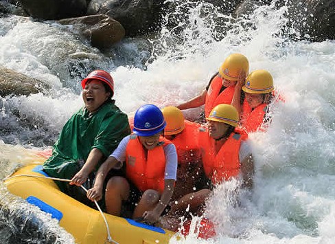 ʯ��ɽ��{��Ư������