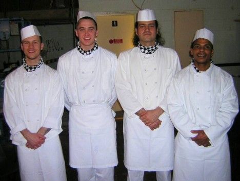 英國 監(jiān)獄 高級 餐廳 廚師 服務(wù)員 販毒囚犯