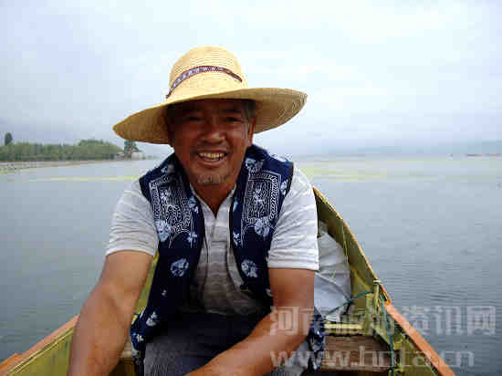 �����~�����~ ����