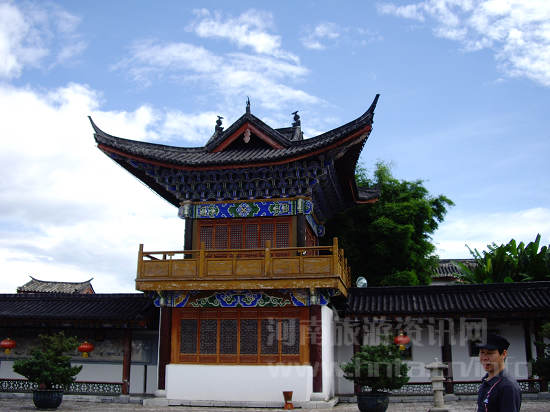 �����ų� ľ��