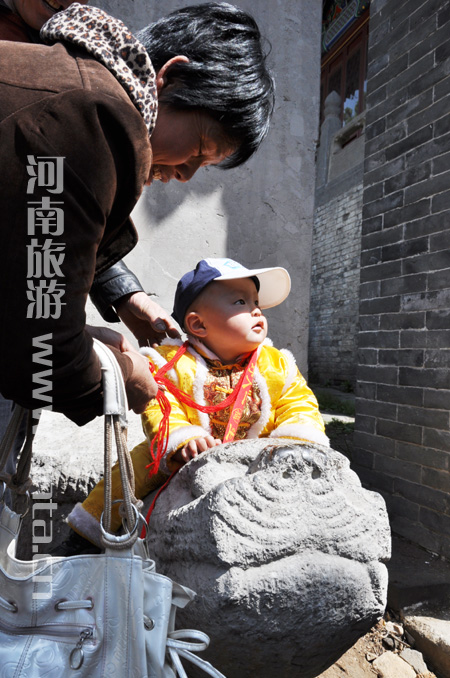 ��ɽ �����R��