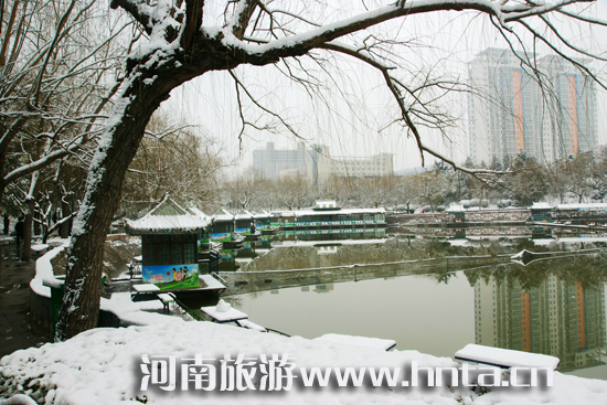 2011�����ݵĵ�һ��(ch��ng)ѩ