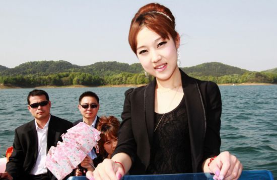 �Ϟ�����Ů�u���S����&ldquo;Ѳ��&rdquo;�Ϟ���