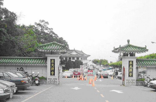 ���������U��