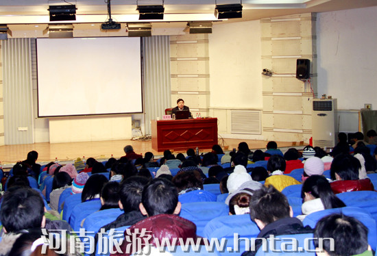 �Ҿ��c���ϴ�W(xu��)����(d��ng)&ldquo;��У����&rdquo;�C(j��)��