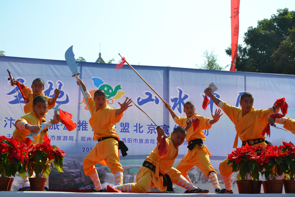 �����役����(li��n)���ھ��M(j��n)����^(q��)�I(y��ng)�N