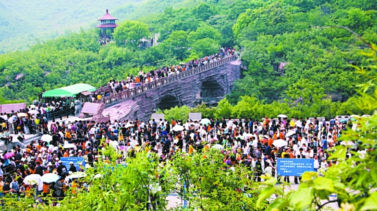 �ӱܳ��е����� ̽�L����������������