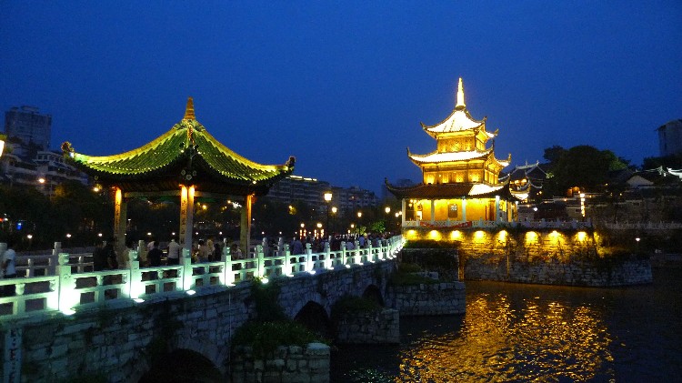 �Ї���ʡ�еĘ�(bi��o)־�Խ������У�