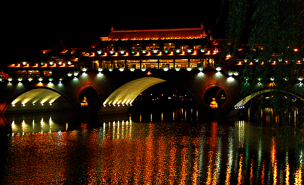 �Ї���ʡ�еĘ�־�Խ������£�