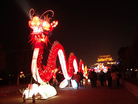 旅游賦予傳統(tǒng)節(jié)日更多特色和活力