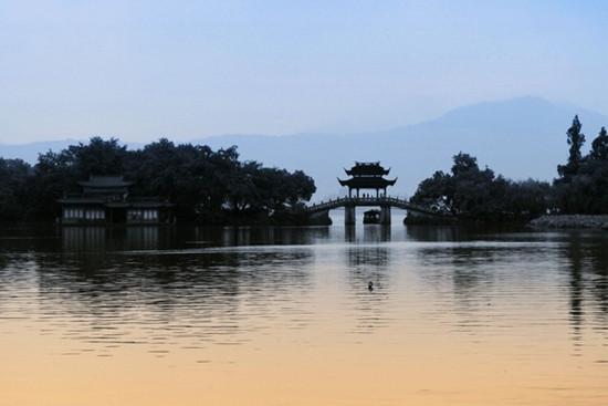 һ��(g��)�ˣ�һ���ǣ������������M(f��i)�r(sh��)�g&mdash;&mdash;����