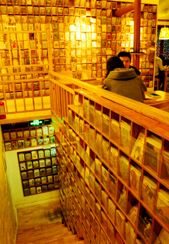 ������K��