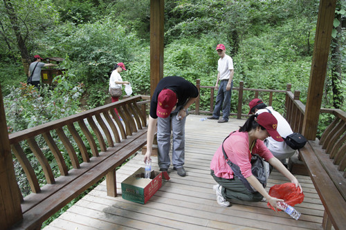 ���T�{�����ξ����`������ɽ���^(q��)�_չ־Ը�߷���(w��)���(d��ng)