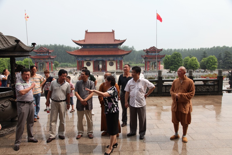 中華社會(huì)文化發(fā)展基金會(huì)領(lǐng)導(dǎo)和專(zhuān)家一行蒞臨駐馬店市考察指導(dǎo)