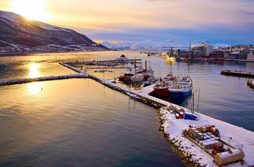 ���伾��(ji��)��Ů��� ���M(j��n)����ʮ�󶬼����΄ٵ�