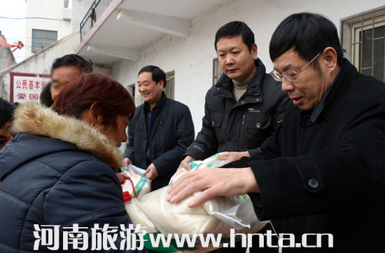 �Ҿָ��Y(ji��)��(du��)������Ͷ��c(di��n)�ͷ�ؚ�����_չ����(ji��)���L�͜�ů���(d��ng)