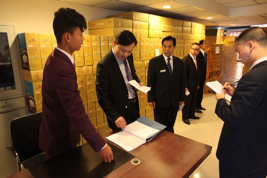 省星評(píng)委對(duì)嵖岈山溫泉度假酒店創(chuàng)建五星級(jí)旅游飯店進(jìn)行推薦性評(píng)定檢查