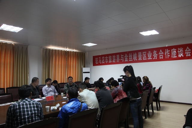 ���^(q��)�������A