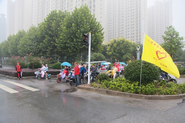 駐馬店市旅游局認真開展文明交通志愿者服務活動