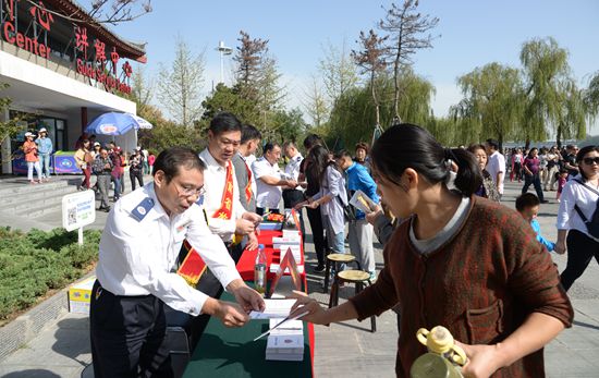 ʡ���ξ�&ldquo;���ξS��(qu��n)ֱͨ܇&rdquo;�?c��)����?y��ng)���Tʯ�߾��^(q��)