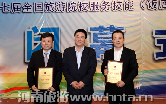 ���ߌ�ȫ������ԺУ����(w��)����(����(w��))��ِ�]Ļ