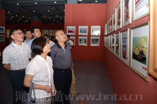 �ҾֽM���ˆT���^&ldquo;ʡֱ�C�P�o���(zh��n)����70��������zӰչ&rdquo;