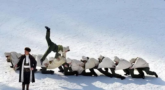 ����ɽ��&bull;��ѩ��(l��)�@��ѩ��(ch��ng)����¡���_(k��i)�I(y��)