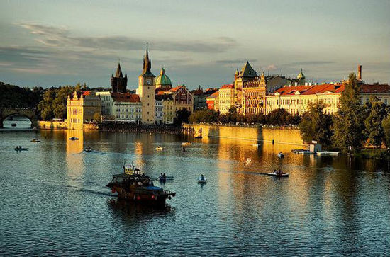 ����ƽ�����κ����ѳɞ��нݽ���������һ������&ldquo;��Ƭ&rdquo;