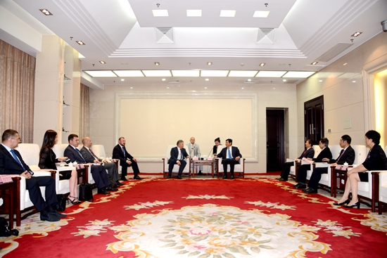 �w���Ÿ�ʡ�L(zh��ng)��(hu��)Ҋ(ji��n)��ϯ���L(zh��ng)Փ���ļ��e