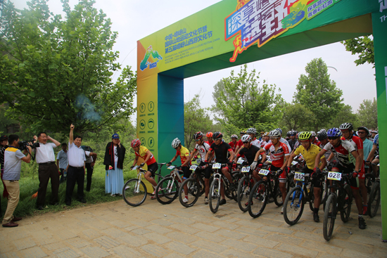 �v�R�꣺�۽��������� �����l(f��)չ���E