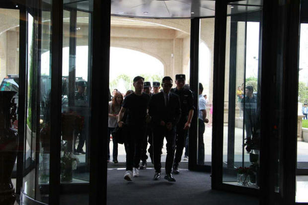 ����&ldquo;���^&rdquo;���옷�ս����� ��&ldquo;С��Ů&rdquo;ǰ����^