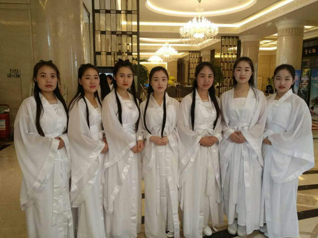 ����&ldquo;���^&rdquo;���옷�ս����� ��&ldquo;С��Ů&rdquo;ǰ����^