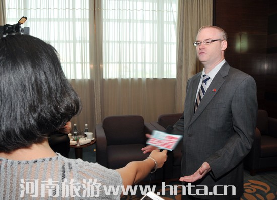 �����v�A��ʹ�ʈF��ԥ�M�������ƽ齻��