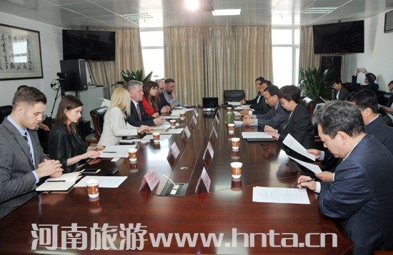 ���m�R����ʡʡ�L(zh��ng)��˹�Z��˹�ʈF(tu��n)�ݕ�(hu��)�Ҿ�