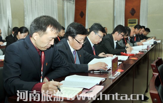 �Ҿ�ֱ�ٙC(j��)�P(gu��n)�hί�A�M��ɓQ��