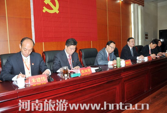 �Ҿ�ֱ�ٙC�P(gu��n)�hί�A�M��ɓQ��